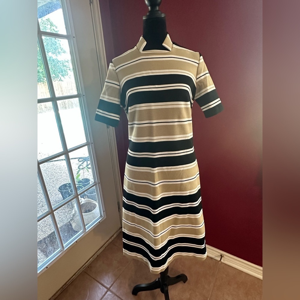 Vintage Mod Style Knit Dress Striped Beige Black White Mock Neck Short SleeveM/L